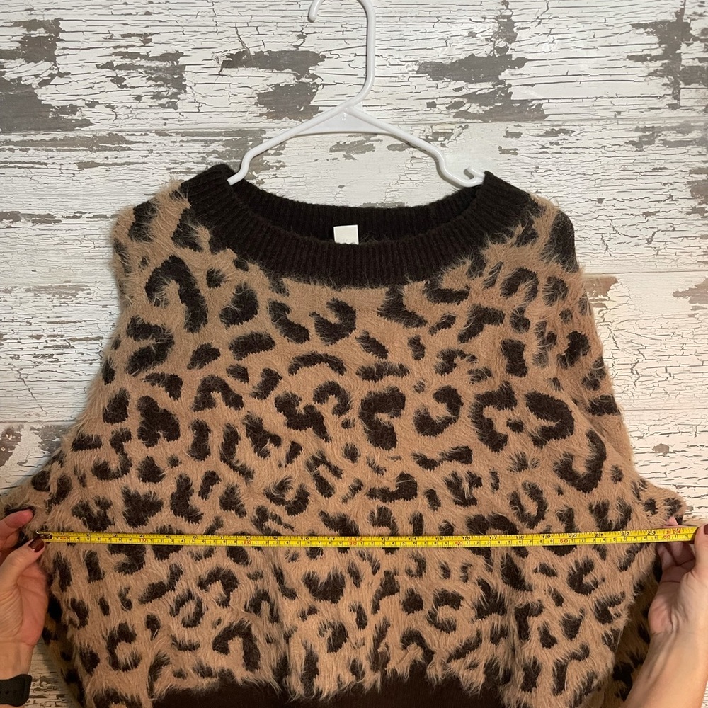 H&M leopard sweater - Picture 8 of 8